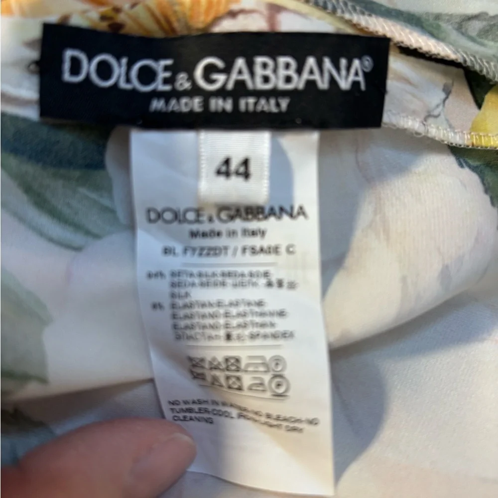 Dolce & Gabbana Silk Camelia Print Blouse Size 44 100% Silk - Picture 4 of 4